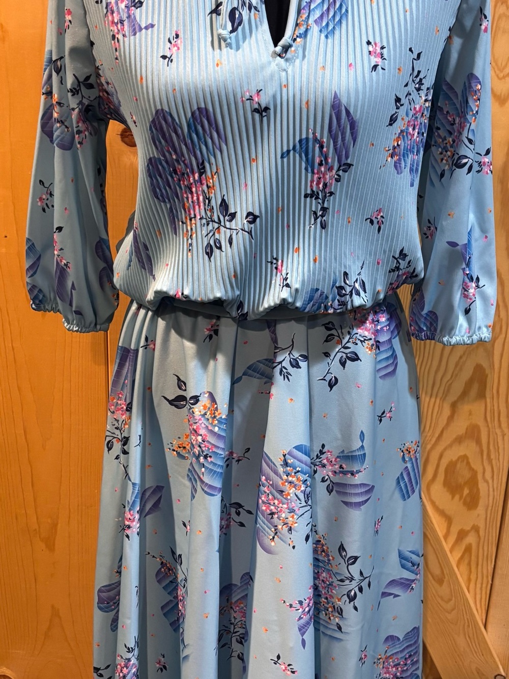 Vintage 70’s plus size Light Blue Floral Midi Dress